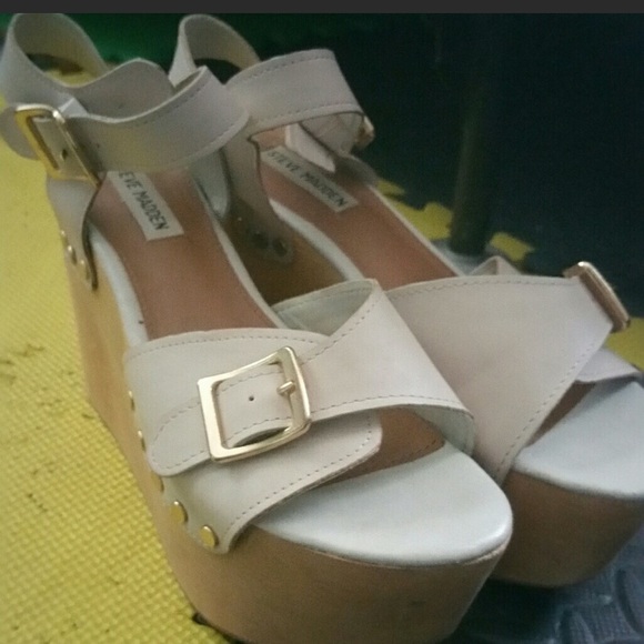 Platform sandals - Picture 2 of 2